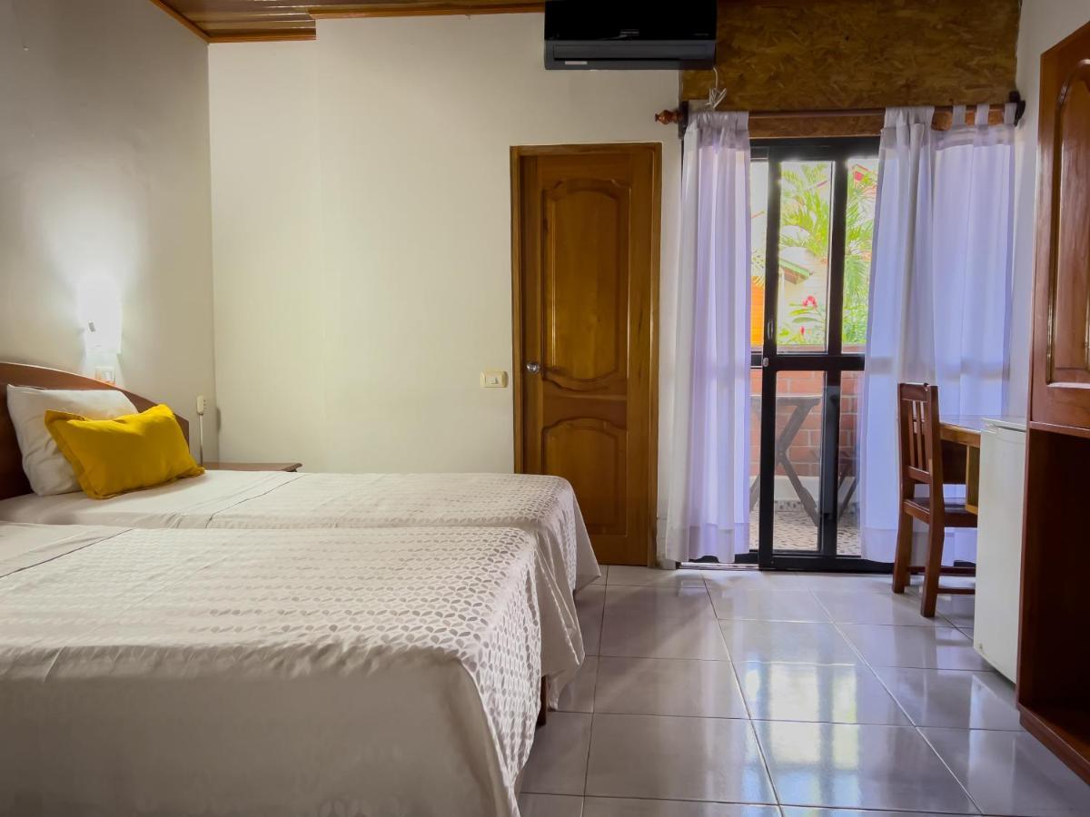Los Gavilanes Hotel Pucallpa Exterior foto