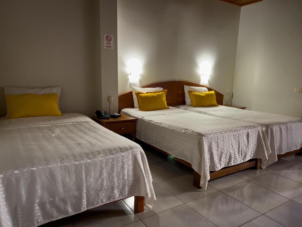 Los Gavilanes Hotel Pucallpa Exterior foto