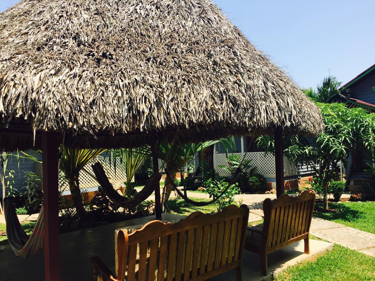 Los Gavilanes Hotel Pucallpa Exterior foto